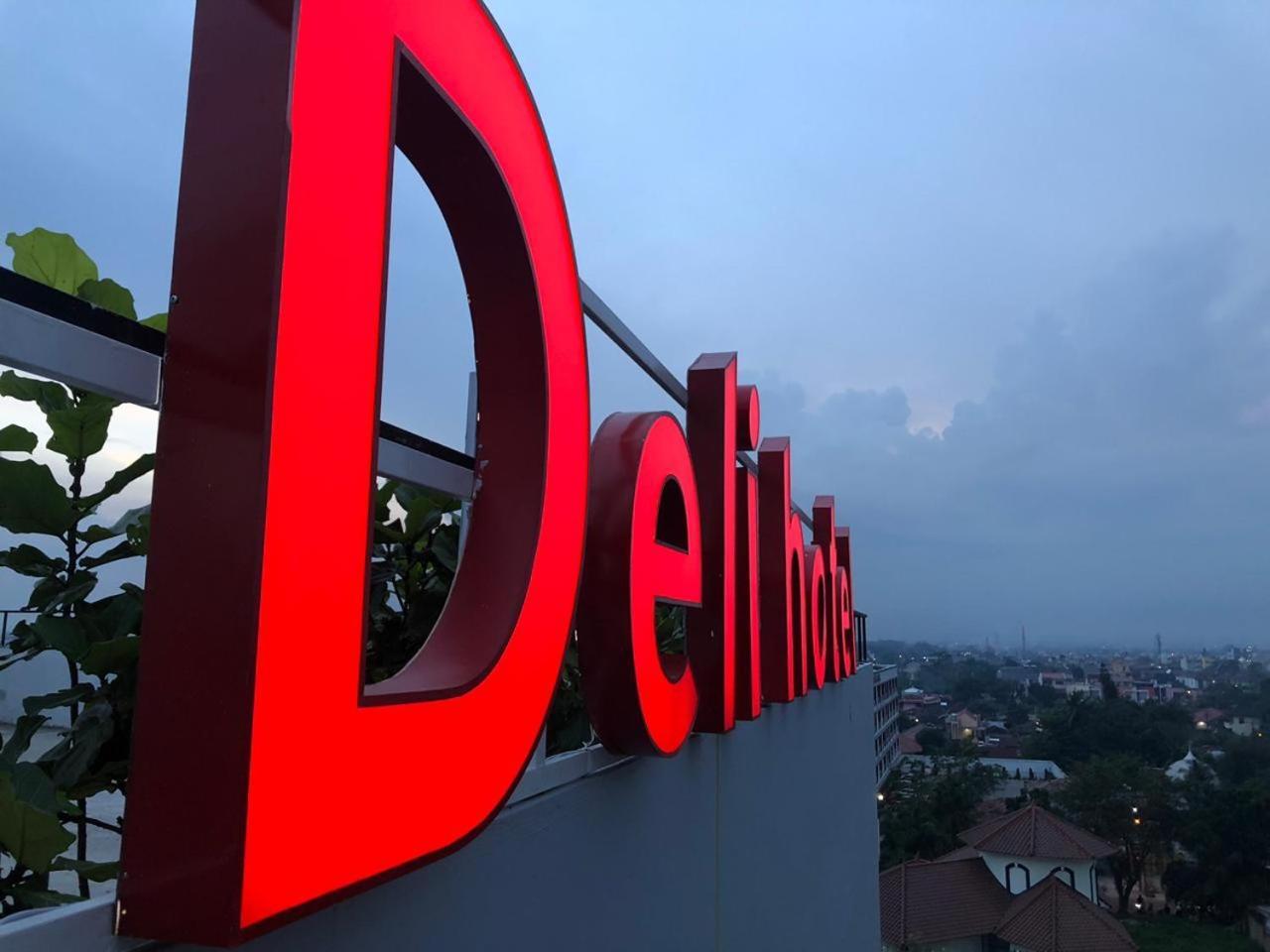 Deli Hotel Medan Exteriör bild
