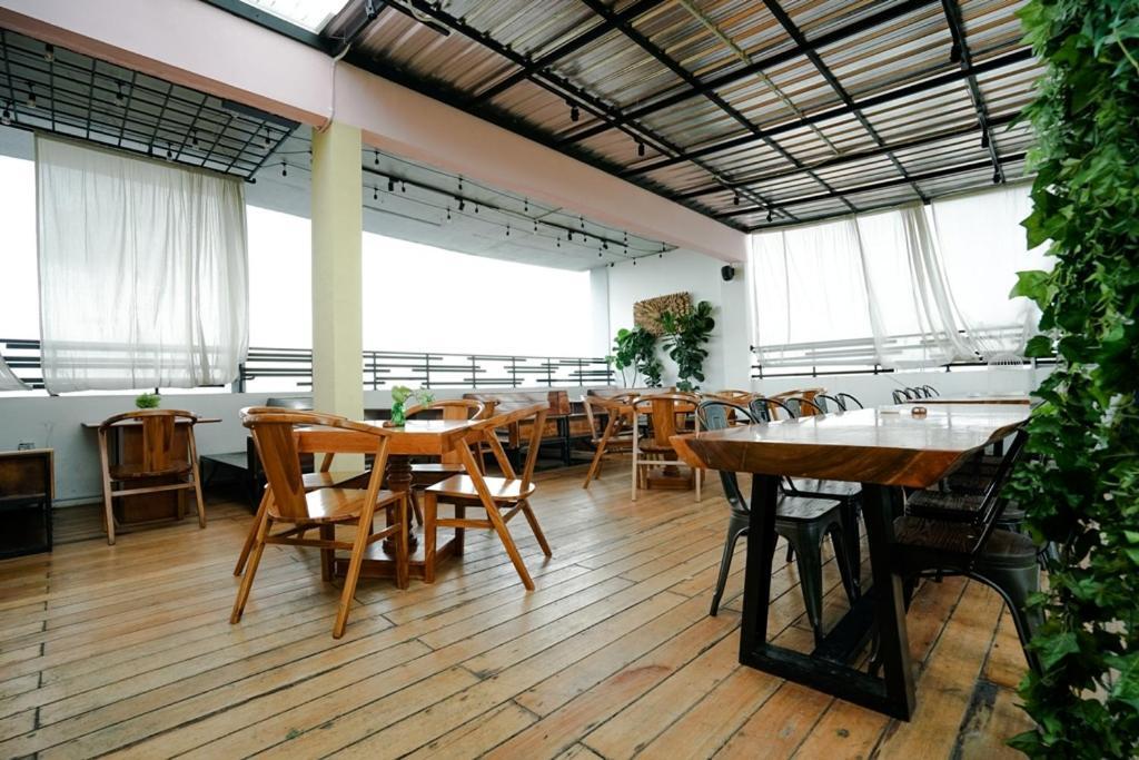 Deli Hotel Medan Exteriör bild